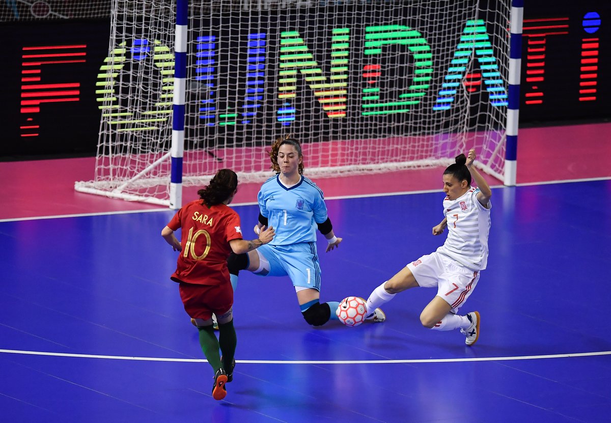 CURSOS NA AREA DO FUTEBOL E FUTSAL